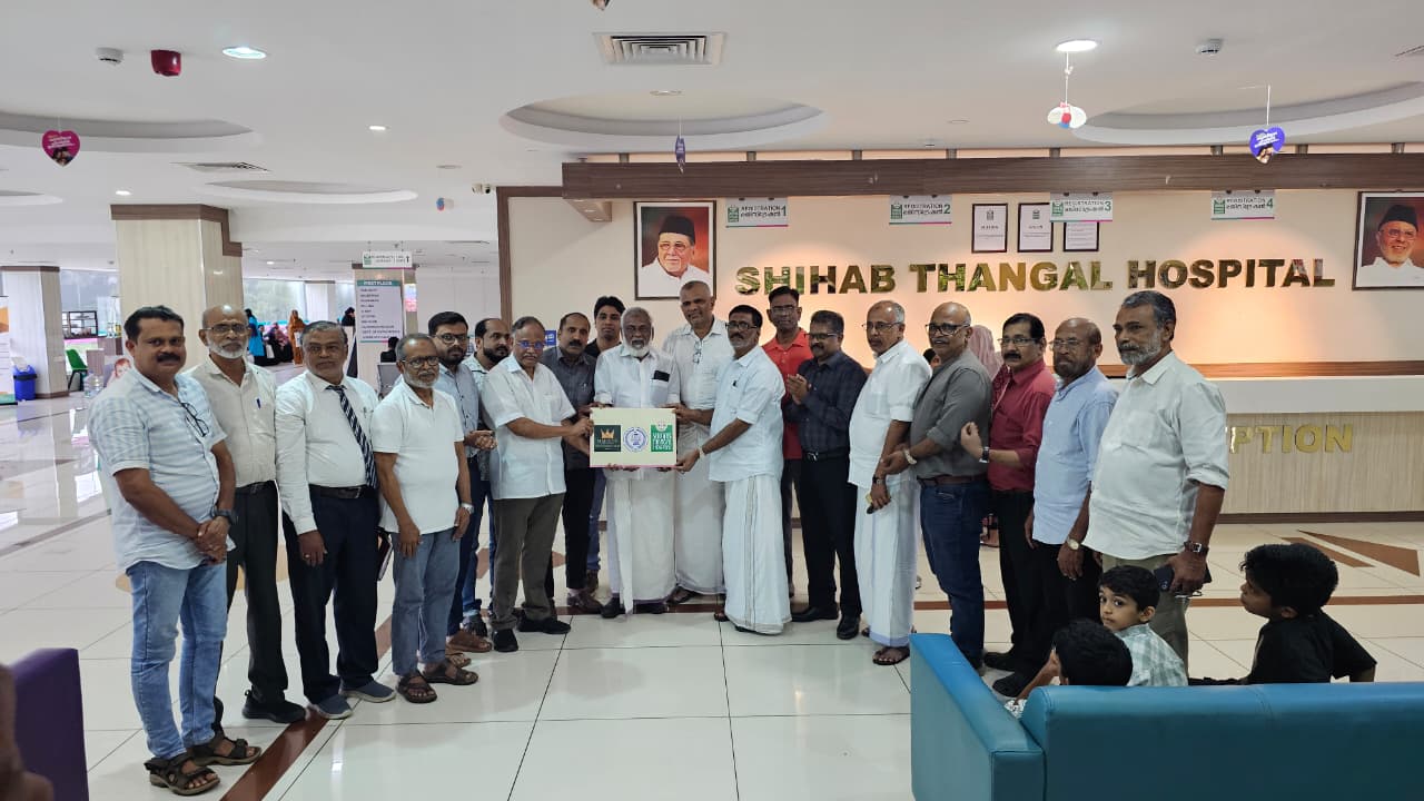 തിരൂർ ചേംബർ ഓഫ് കൊമേഴ്സ് ശിഹാബ് തങ്ങൾ ഹോസ്പിറ്റലിലെ ഡയാലിസിസ് സെൻ്ററിന് ഫണ്ട് കൈമാറി 