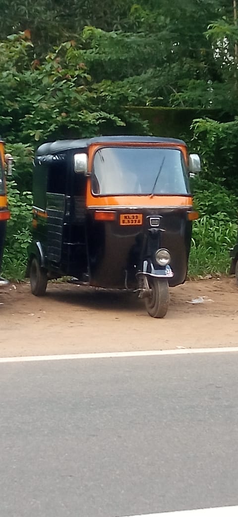 പറവണ്ണയിൽ നിന്നും ഓട്ടോറിക്ഷ മോഷണം പോയി