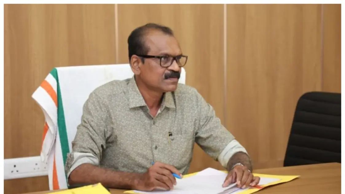 വിവരങ്ങൾ ലഭ്യമല്ല, സൂക്ഷിച്ചിട്ടില്ല. ഈ 2 മറുപടികള്‍ ഇനി നല്‍കിയാല്‍ പണി കിട്ടും! ഓഫീസ് മേധാവിമാര്‍ക്ക് വിവരാവകാശ കമ്മീഷണറുടെ മുന്നറിയിപ്പ്